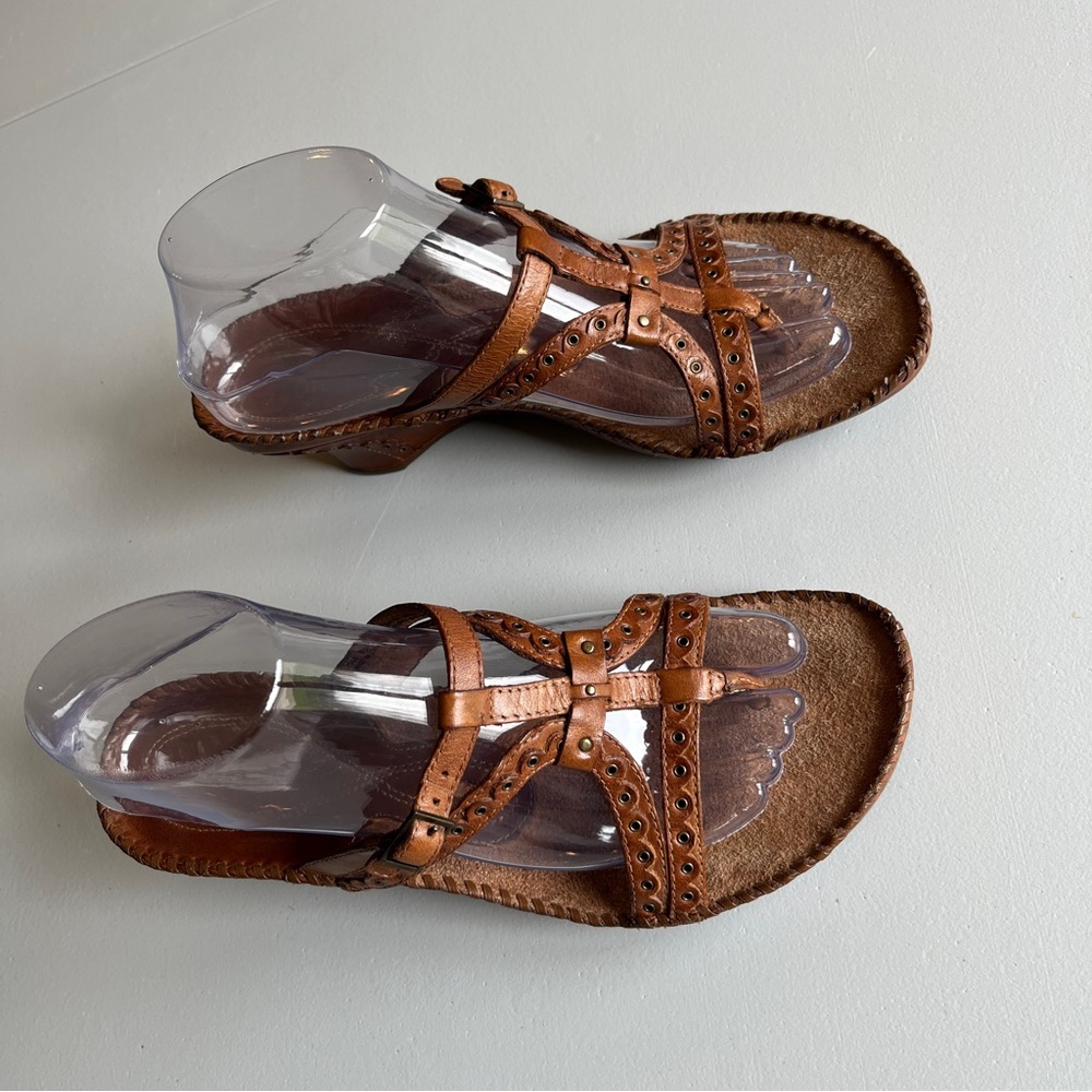 Clark’s 8.5 Artisan Collection Sago Brown Tan Leather Studded Strappy Sandal - Picture 13 of 15